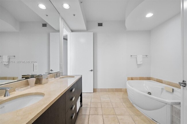 Building Photo - 18201 Collins Ave