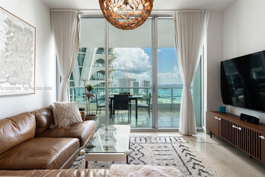 Building Photo - 900 Biscayne Blvd