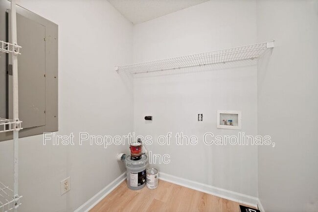 Building Photo - 104 Webbs Mill Dr