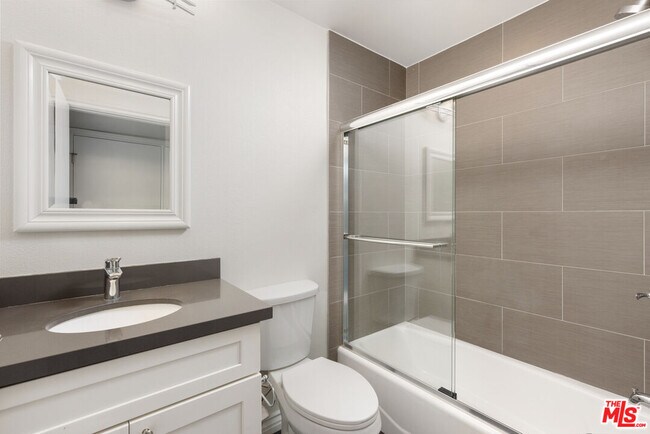 Building Photo - 6212 Fulton Ave