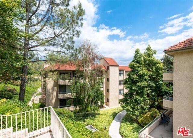 Building Photo - 4209 Vía Arbolada