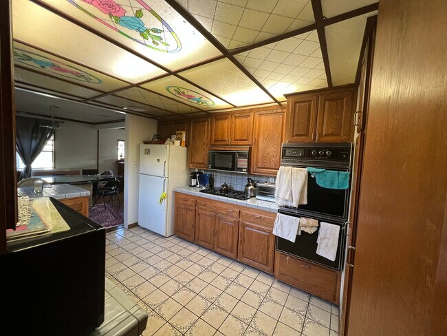 Building Photo - 1618 Glendon Ave