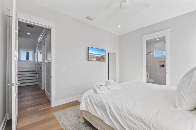 Building Photo - 107 Benicia Pl