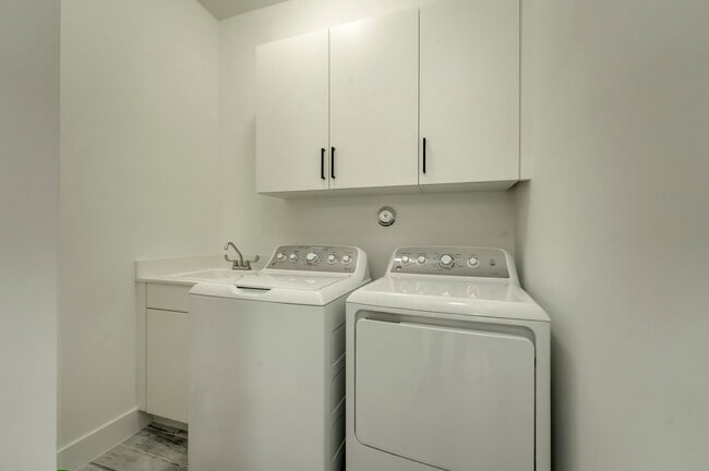 Building Photo - 16234 Sea Turtle Pl