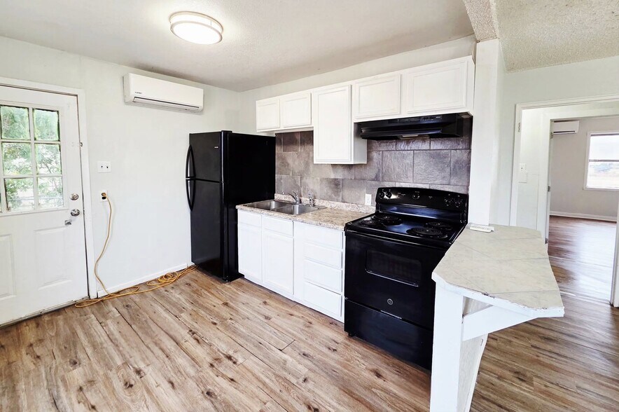 Building Photo - 1504 Sycamore St