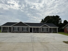 Building Photo - 614 S Powell Ave