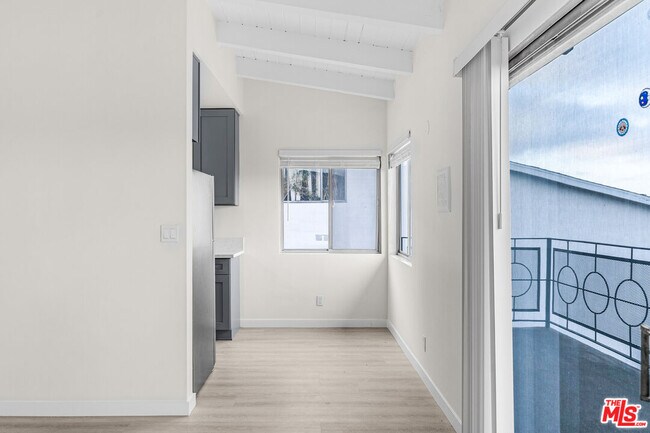 Building Photo - 2637 S Centinela Ave