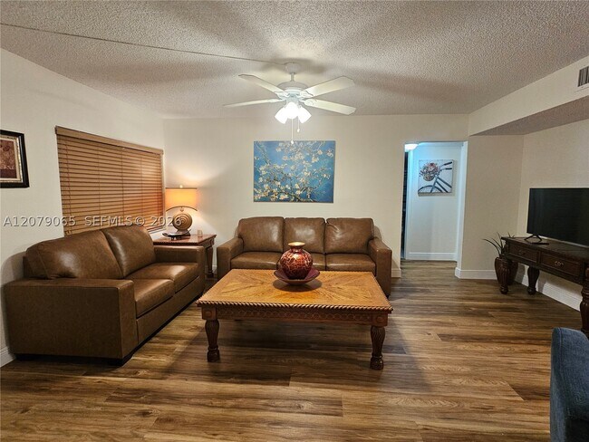 Building Photo - 8065 SW 107th Ave