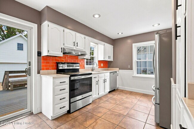 Building Photo - 3518 Hycliffe Ave