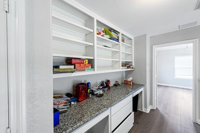 Building Photo - 27923 Barberry Banks Ln