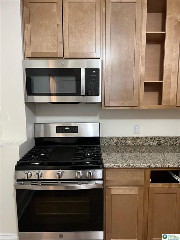 Building Photo - 531 Linden St