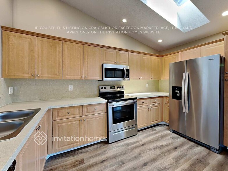 Building Photo - 6625 NW 48th Manor