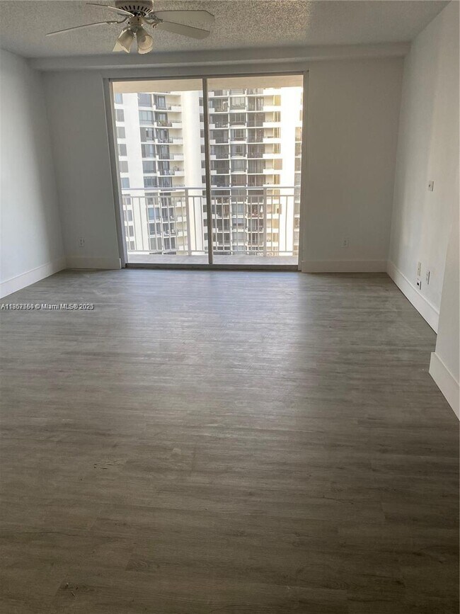 Building Photo - 770 Claughton Island Dr