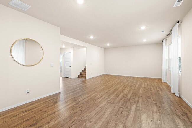 Building Photo - 2022 Built Charming 4-Bedroom Retreat with Scenic Views just 15 minutes west from downtown Spokane