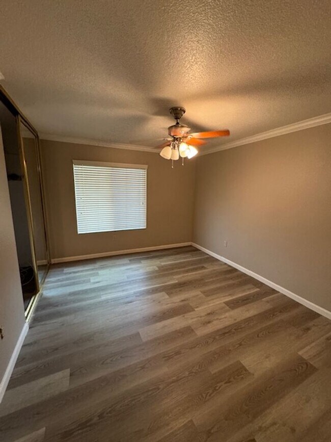 Building Photo - Beautiful Home in the Heart of Hemet