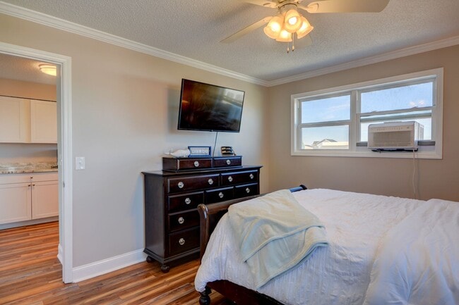 Building Photo - UNBELIEVEABLE VIEWS - Ocean Front OFF SEAS...