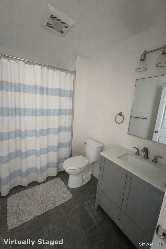 Building Photo - 157 Green St