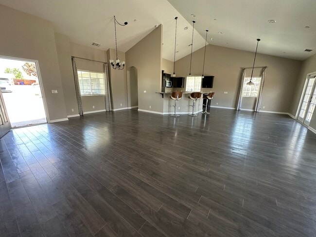 Primary Photo - Beautiful, Updated 3 bedroom 2 bathroom ho...