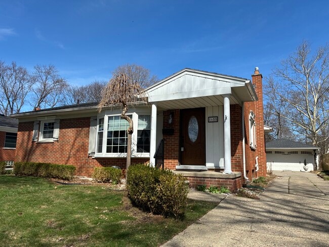 Building Photo - 1655 Hazel St