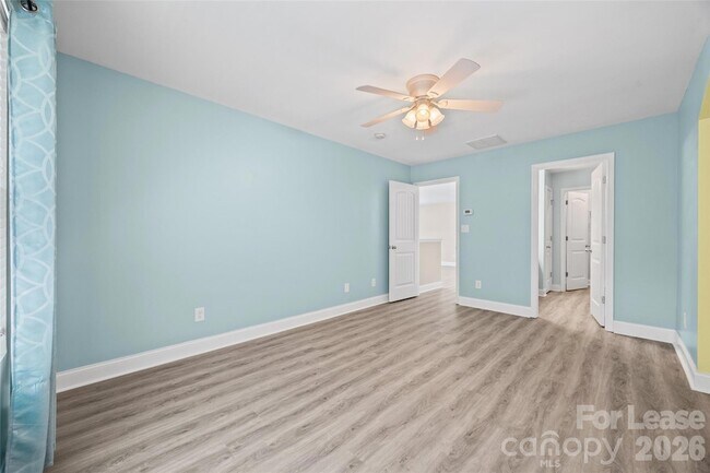 Building Photo - 2090 Shady Pond Dr
