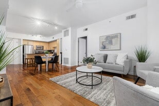 Building Photo - 54 Rainey St