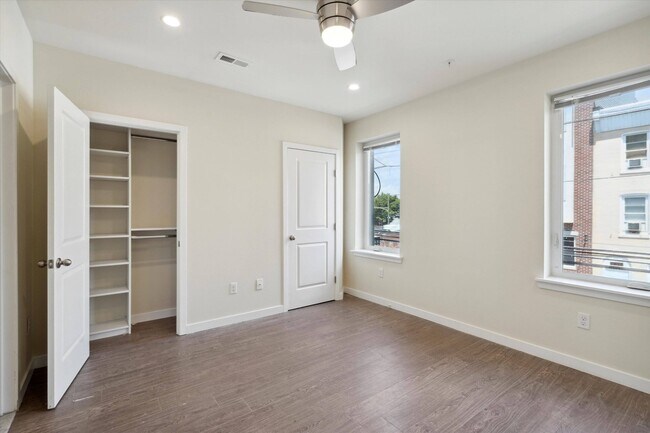 Building Photo - 1826 W Montgomery Ave