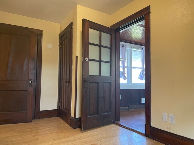 Building Photo - 109 Lathrop St