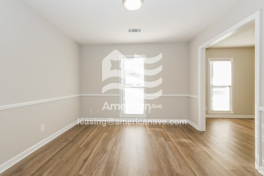 Building Photo - 4302 Castlewood Pkwy