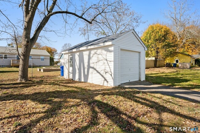 Building Photo - 14 Clark Ln