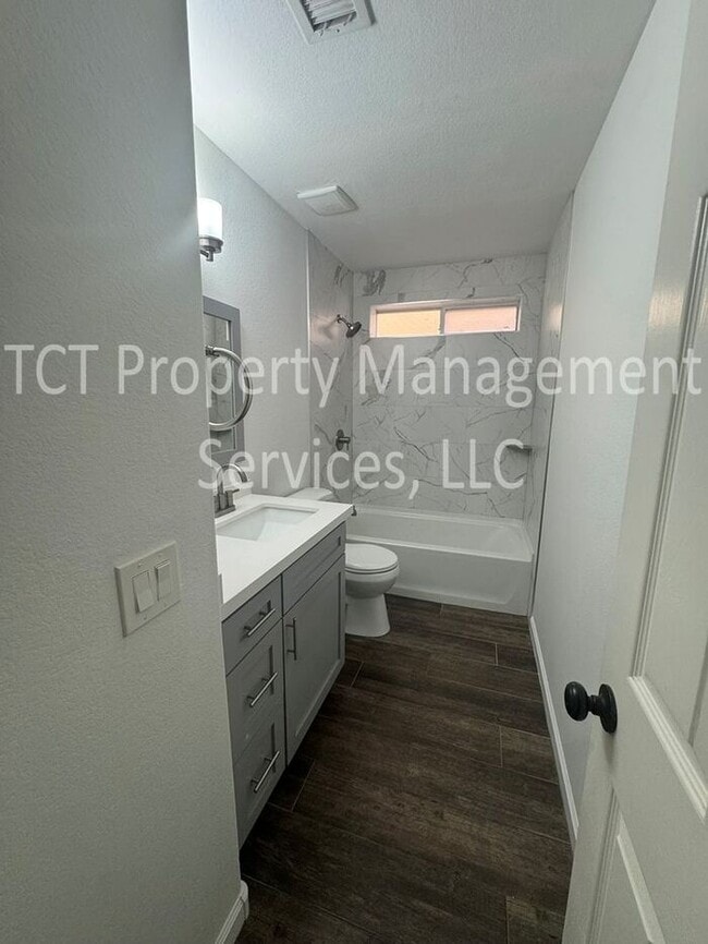 Building Photo - Tastefully Updated Home in Great Chandler Location