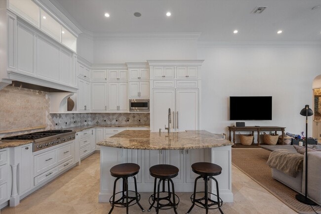 Building Photo - 12820 Mizner Way