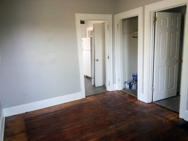Building Photo - 105 Holly Ave