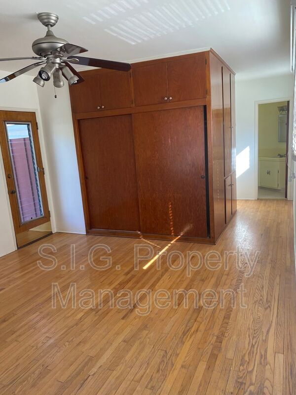Building Photo - 811 Reeves Pl