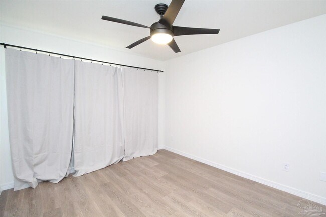 Building Photo - 174 Emmons Ln