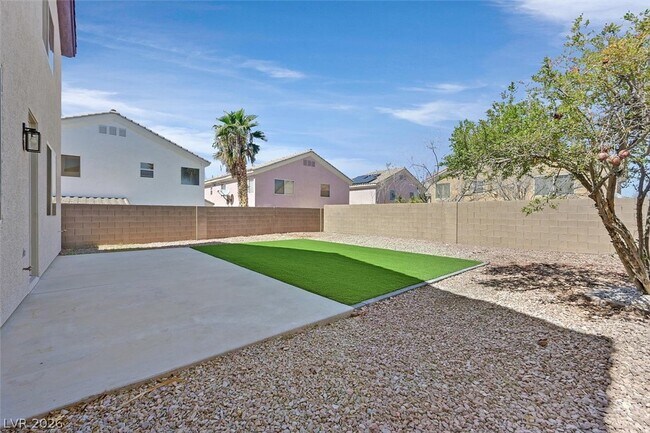 Building Photo - 9316 Perennial Ave