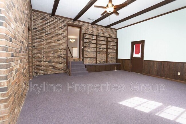 Building Photo - 3640 Westminster Way NE