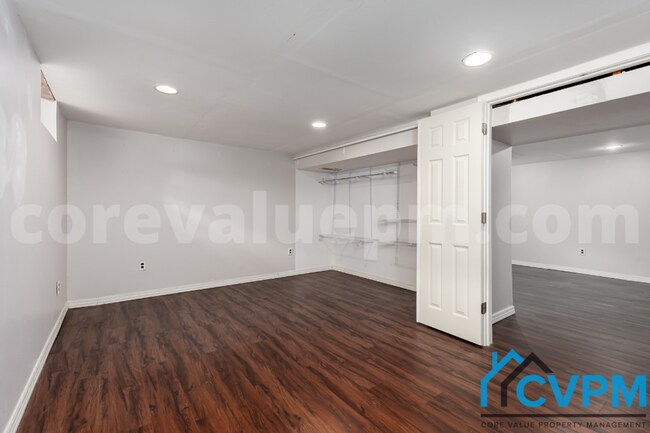 Building Photo - 723 Snowdon Ln