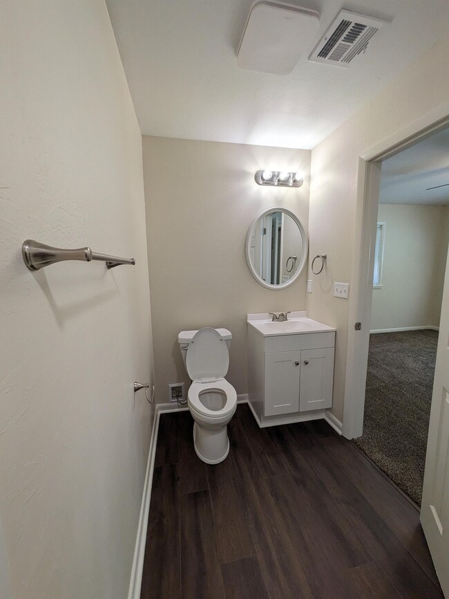 Building Photo - 423 S Bristow Ave