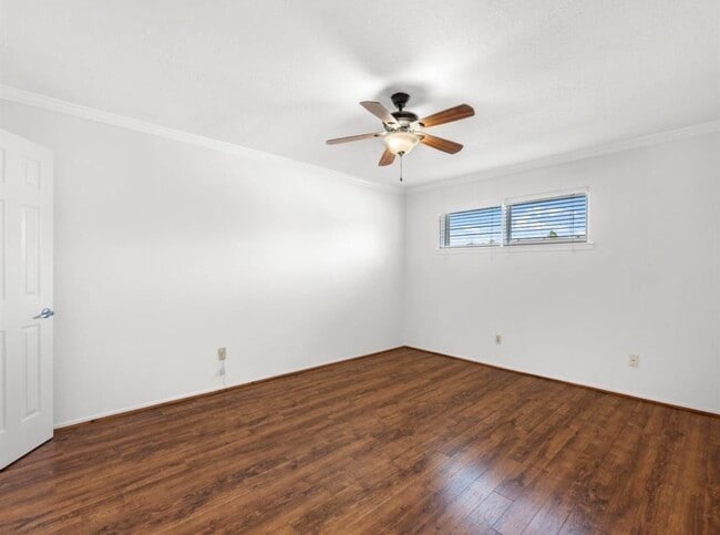 Building Photo - 6402 Del Monte Dr