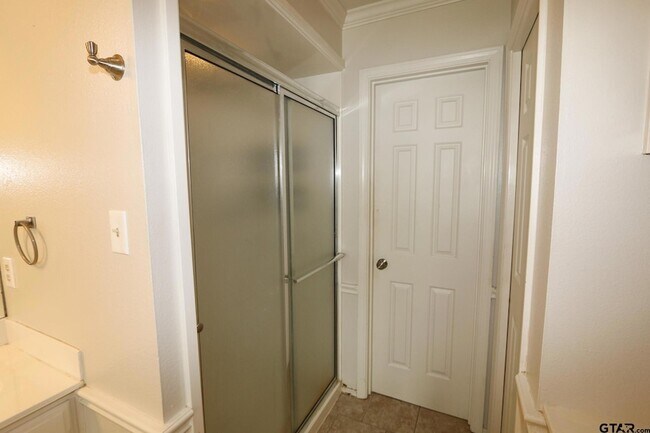 Building Photo - 18751 Ridgeline Rd