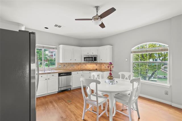 Building Photo - 4020 Mediterranean St