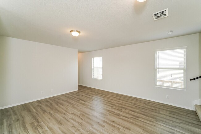 Building Photo - 5014 Jade Crossing