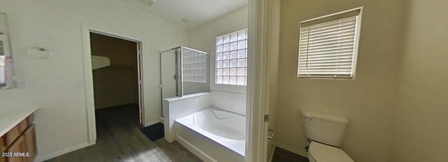 Building Photo - 3273 E Roadrunner Dr