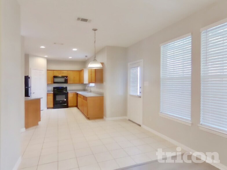 Building Photo - 2705 Lauren Way