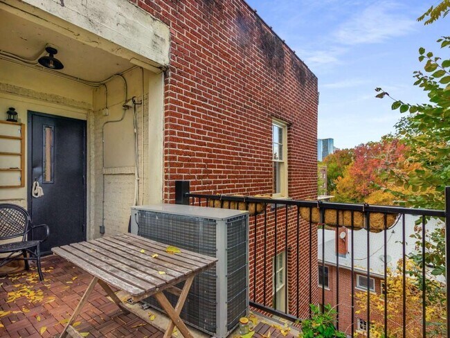 Building Photo - 198 Ponce De Leon Ave NE