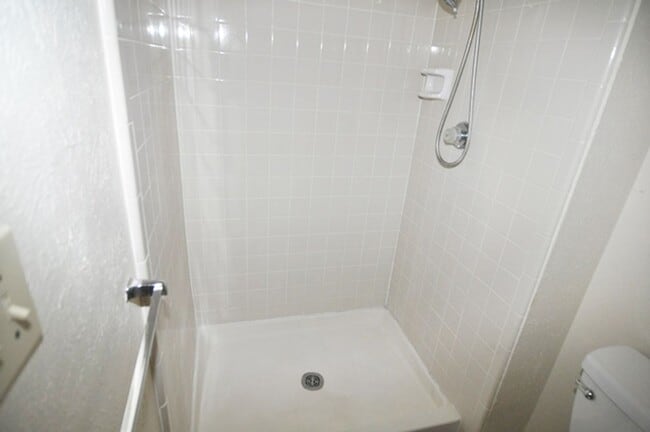 Building Photo - AVAILABLE NOW - Spacious 2-2-1 in Ft. Worth, desirable Keller ISD!