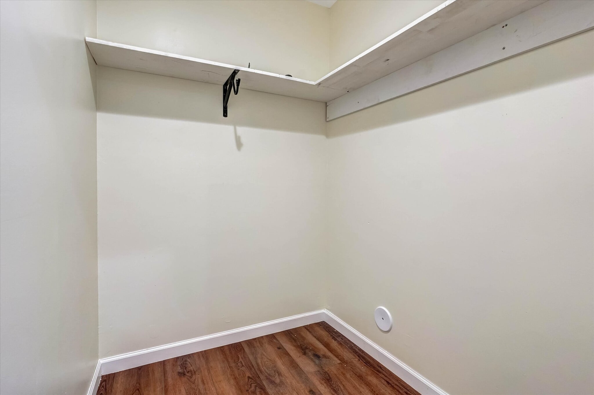 Building Photo - 17095 Kingsbury St