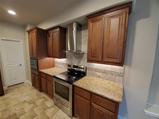 Building Photo - 707 Brookline Dr