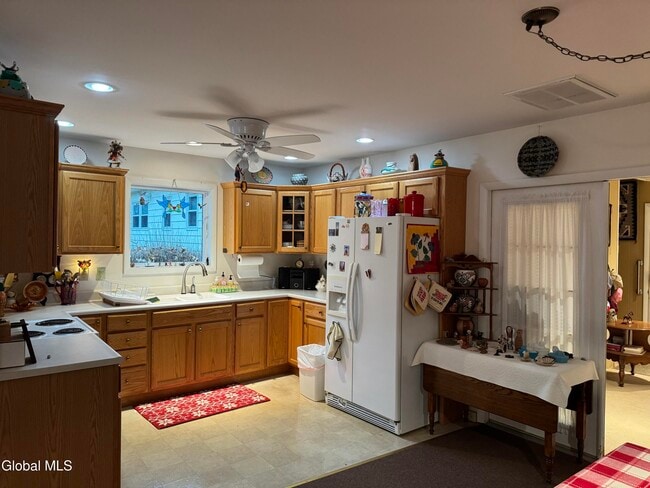 Building Photo - 18 Conver Dr