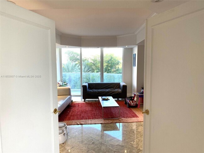 Building Photo - 2600 Island Blvd